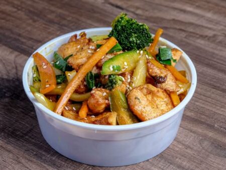 Pollo Salteado con Verduras